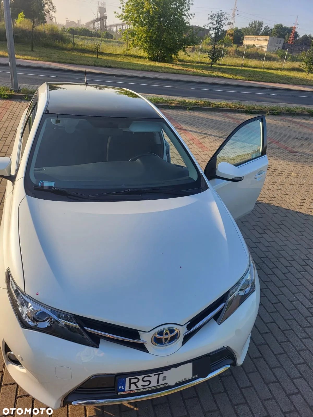 Toyota Auris Hybrid 135 Premium - 1