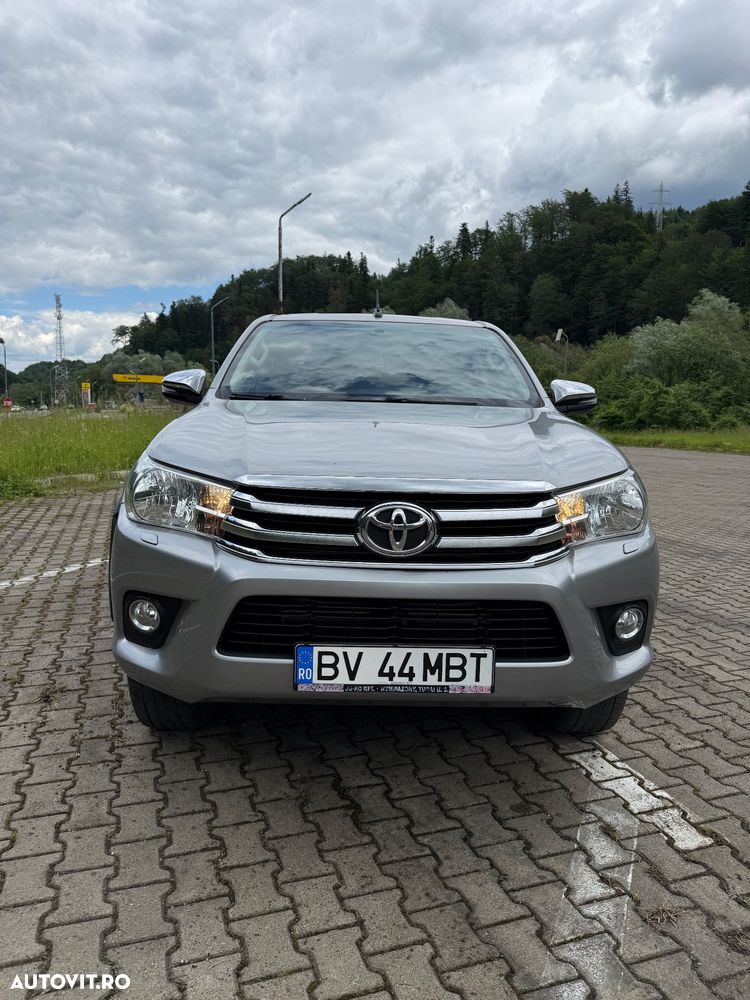 Toyota Hilux 4x4 Double Cab Executive - 3