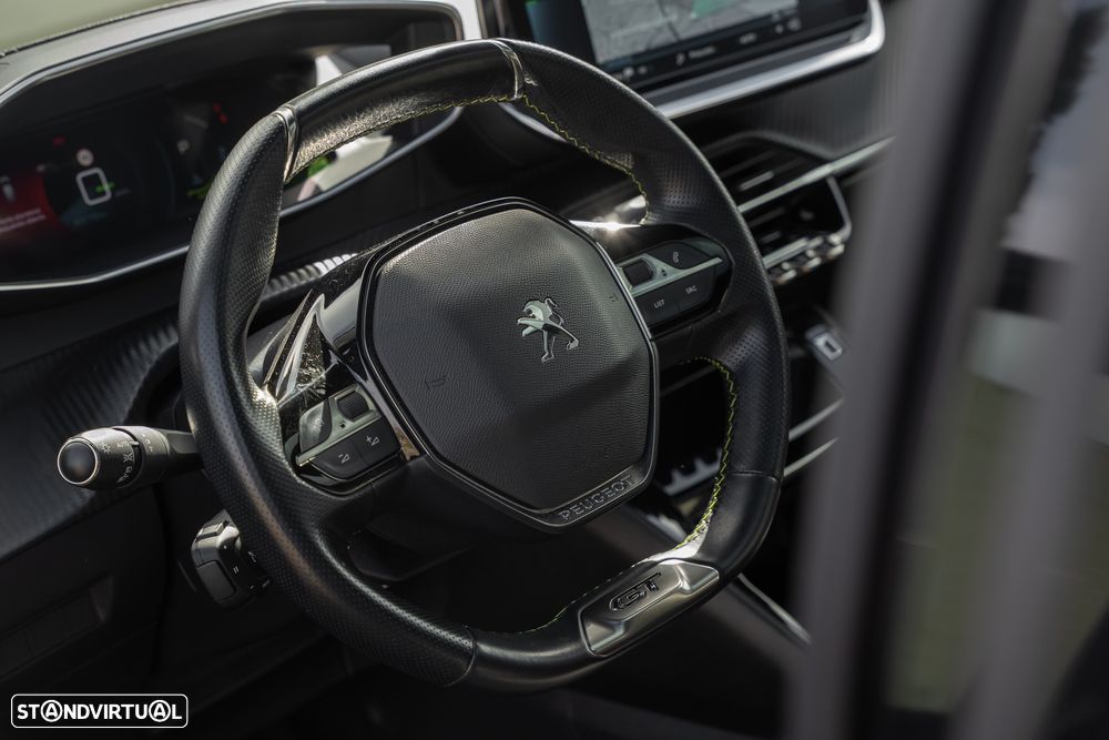 Peugeot e-208 GT - 24