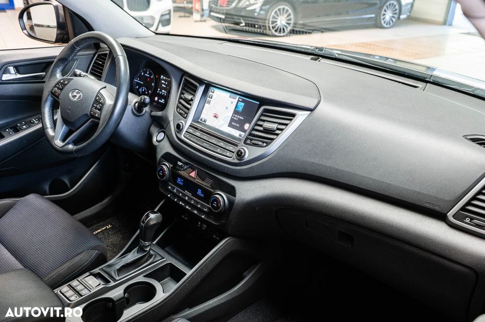 Hyundai Tucson 2.0 CRDI 4WD Automatik Premium - 28