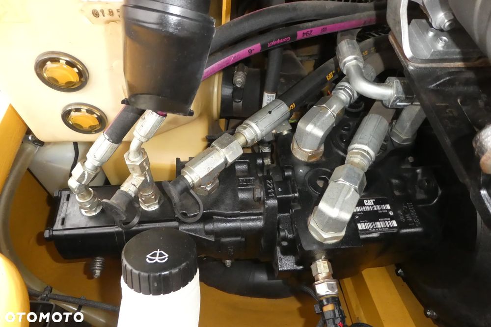 Caterpillar 906M Z NIEMIEC BIEGI DROGOWE PŁYWAJĄCA ŁYZKA - 13