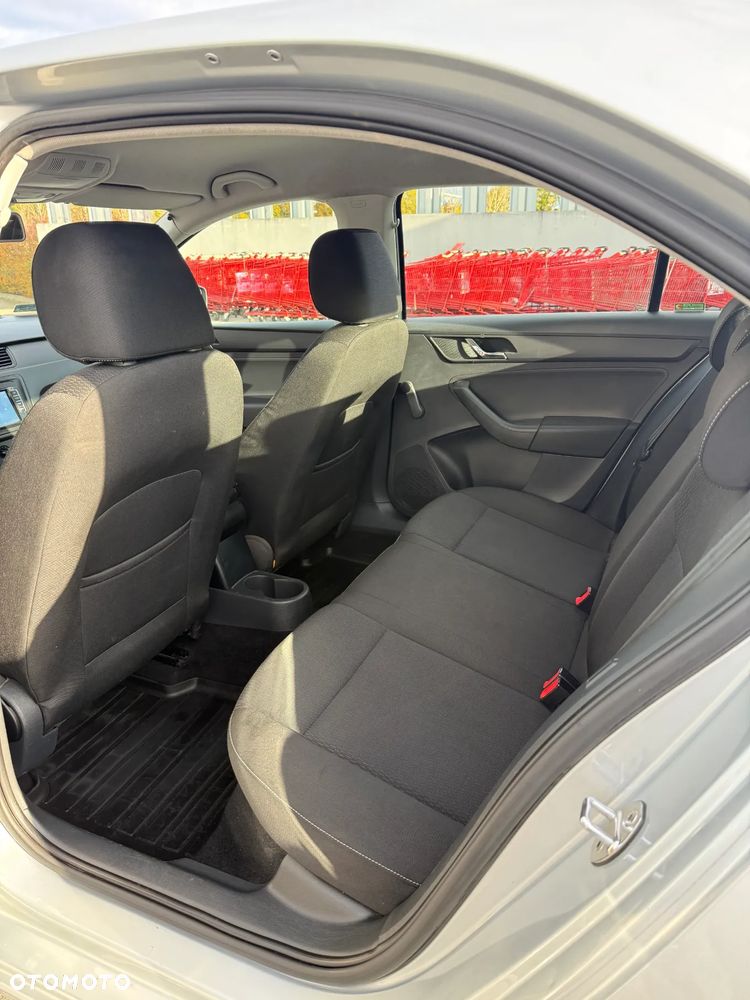 Skoda RAPID 1.6 TDI DPF Active - 16