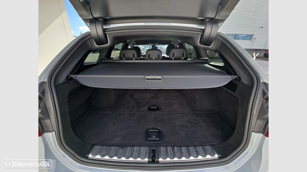 BMW 320 d Pack Desportivo M Auto - 15