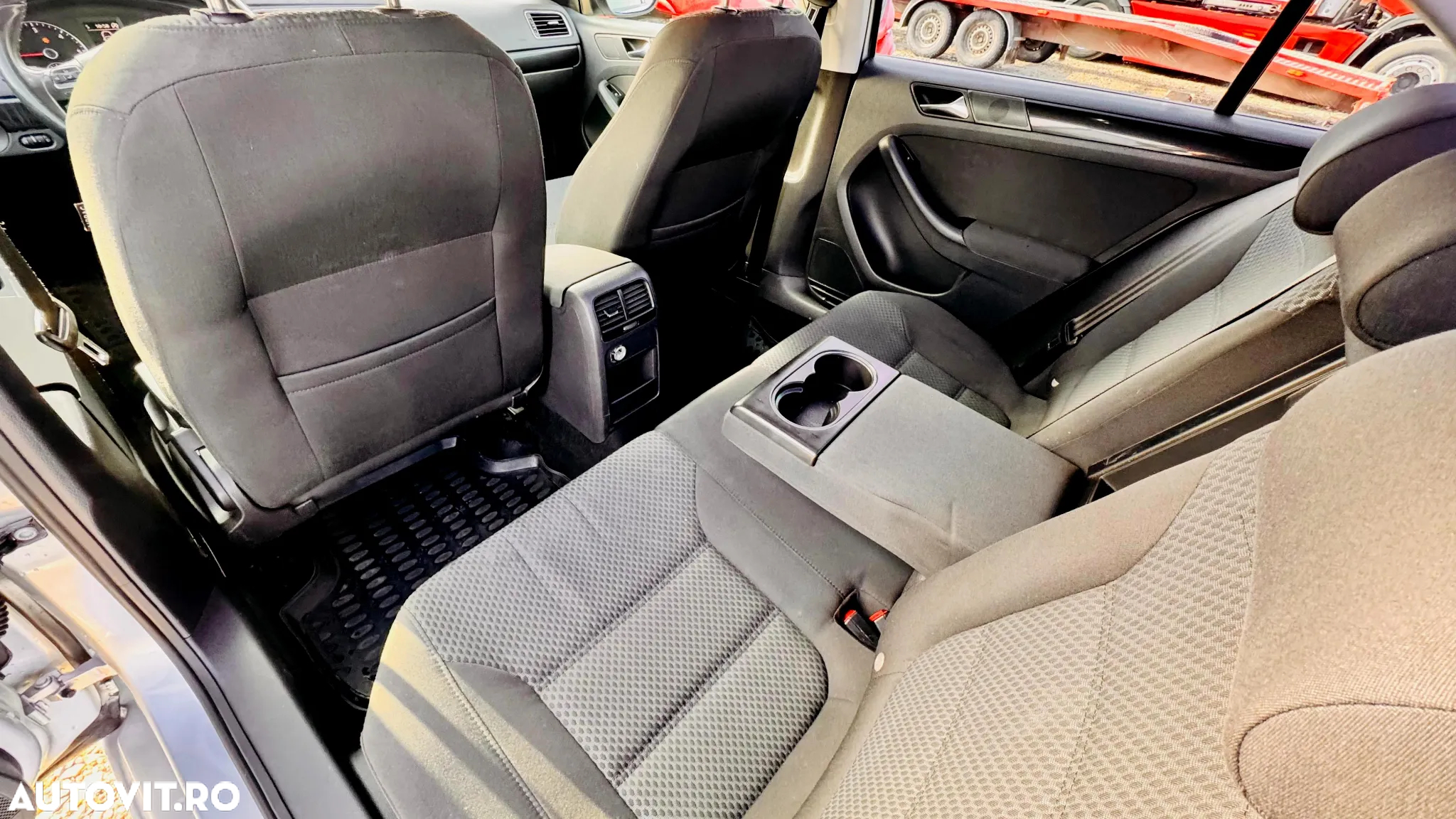 Volkswagen Jetta 1.6 TDI CR DPF Comfortline - 10