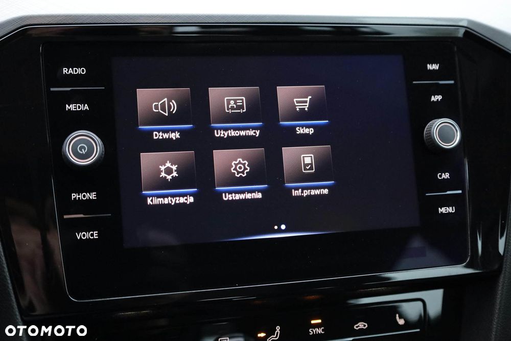 Volkswagen Passat - 19