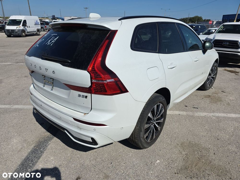 Volvo XC 60 B5 B AWD Plus Dark - 17