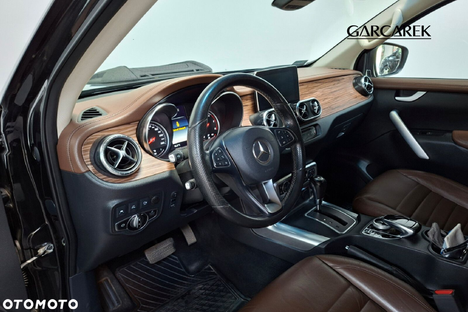 Mercedes-Benz Klasa X - 12