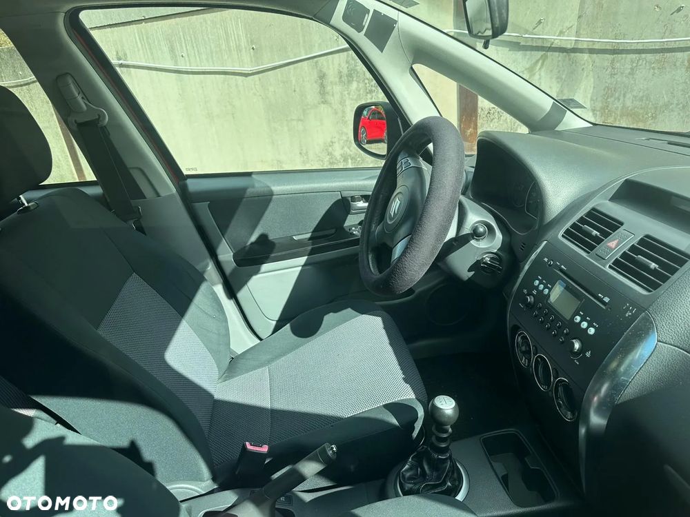 Suzuki SX4 1.9 DDiS DPF 4x4 Comfort - 7