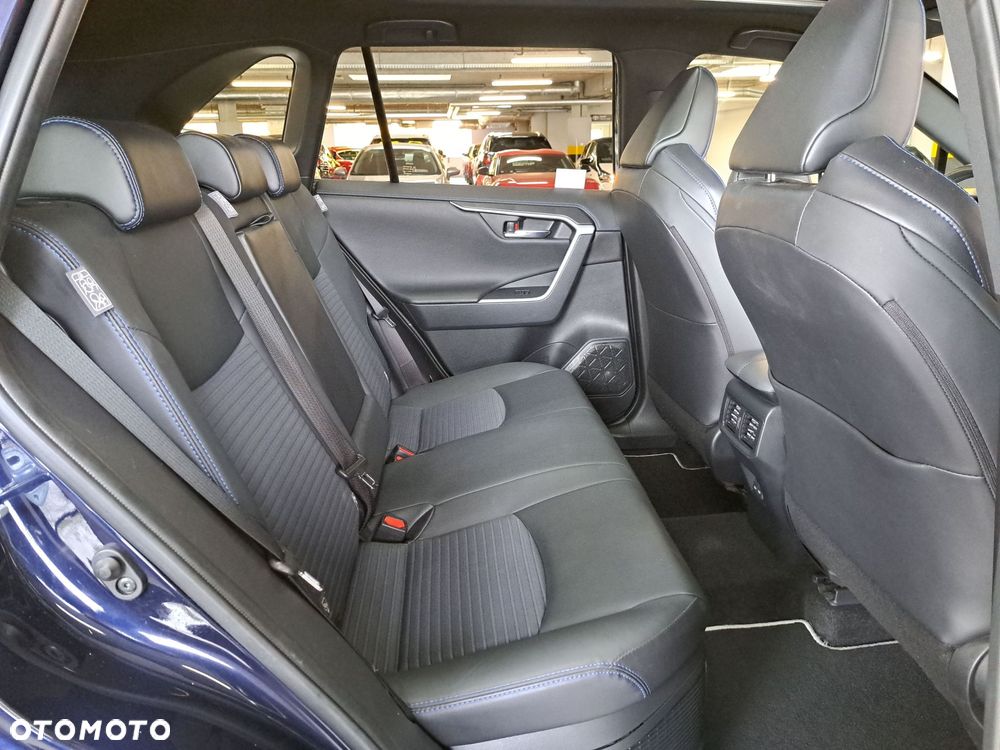 Toyota RAV4 - 16