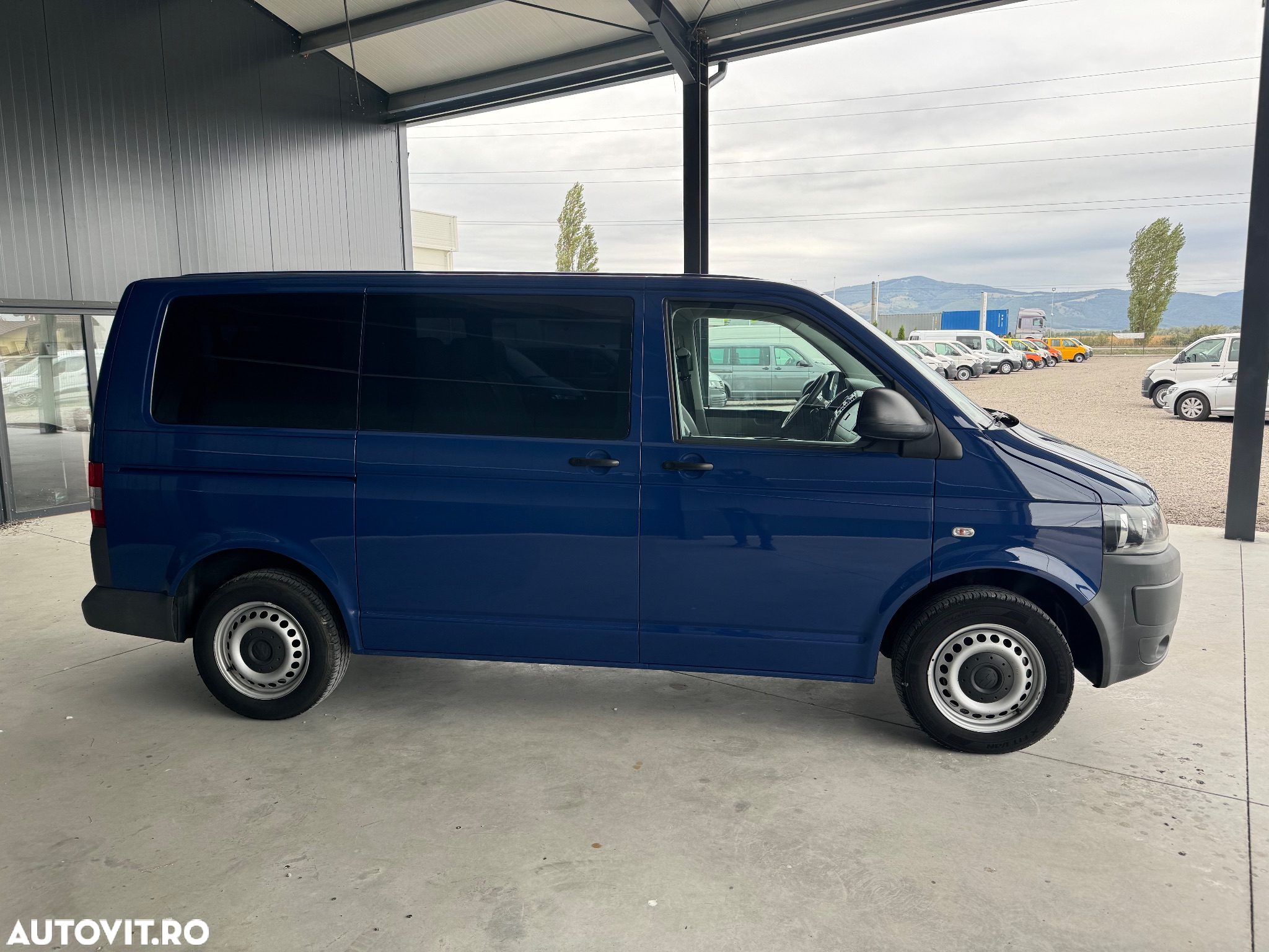 Volkswagen Transporter - 11