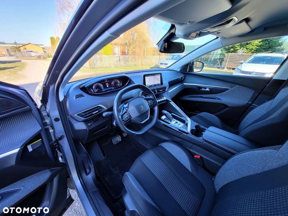 Peugeot 5008 PureTech 130 EAT8 Stop & Start Active - 25