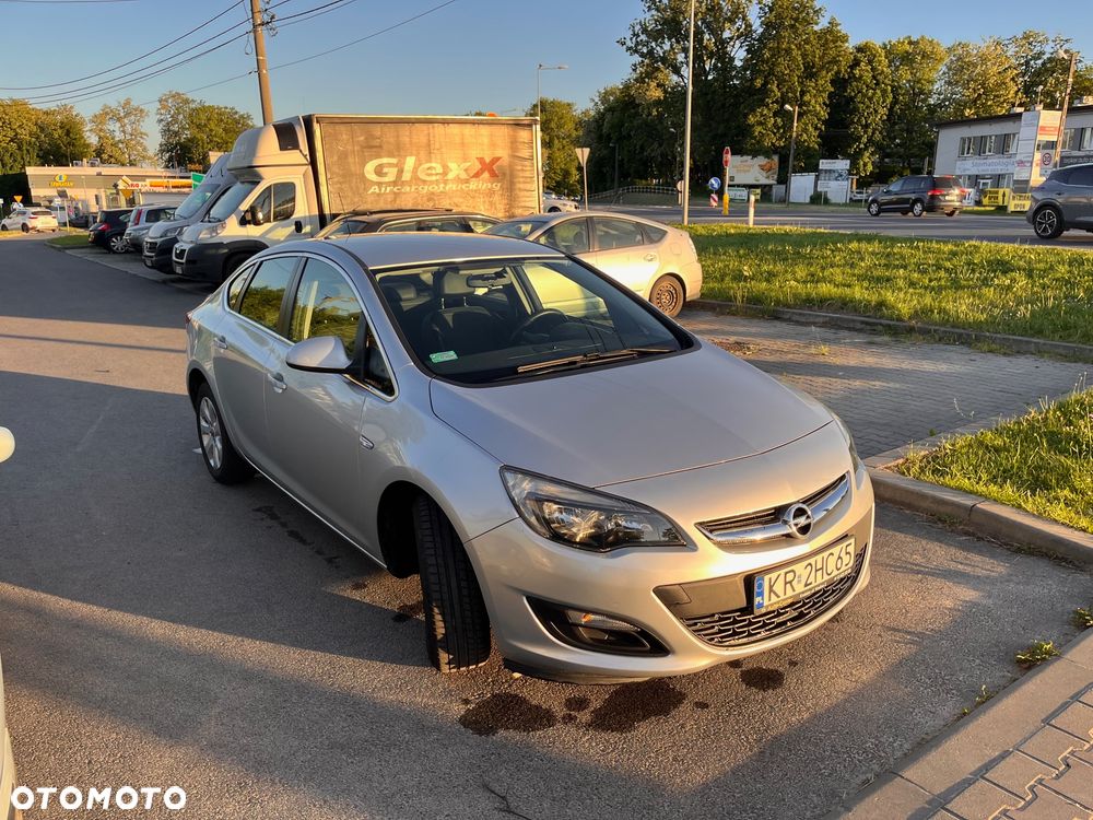 Opel Astra 1.6 Business - 12