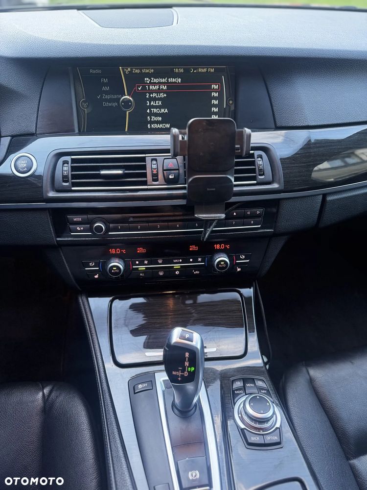 BMW Seria 5 525d - 12