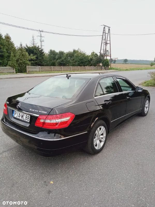 Mercedes-Benz Klasa E 300 BlueTEC HYBRID 7G-TRONIC - 3