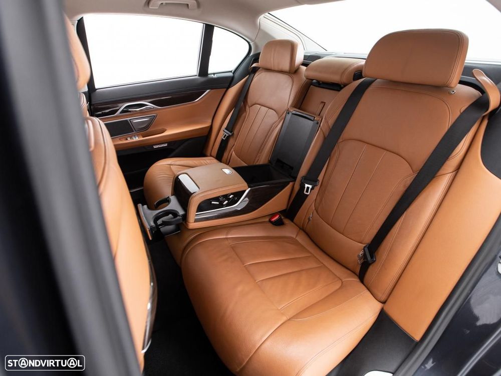 BMW 740 - 11