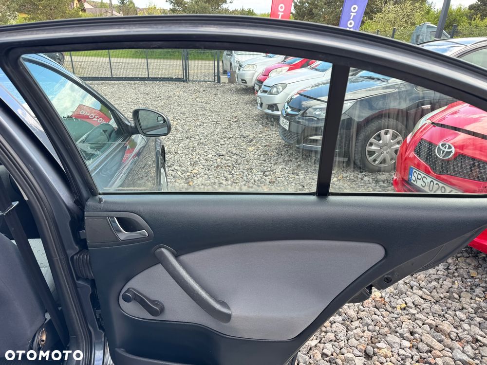 Skoda Octavia 1.6 Tour - 16