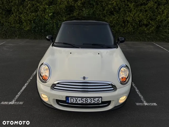 MINI Cooper Standard - 11