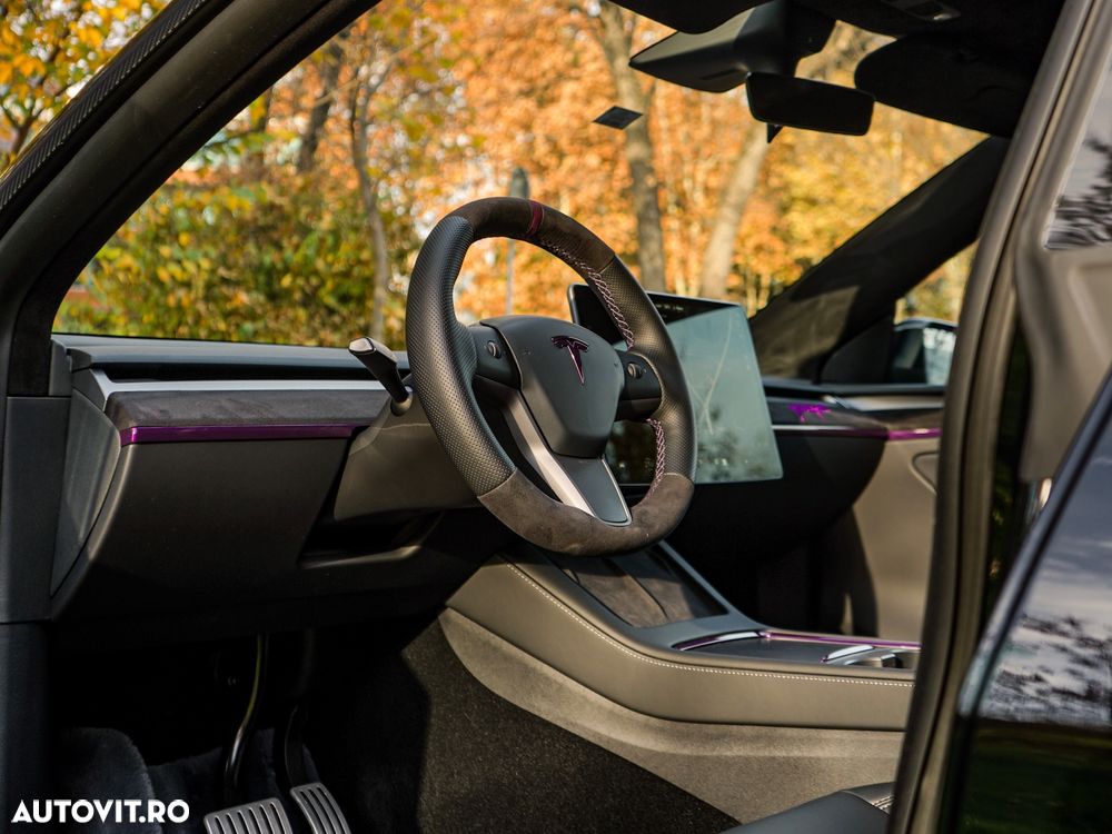 Tesla Model Y AWD Performance - 5