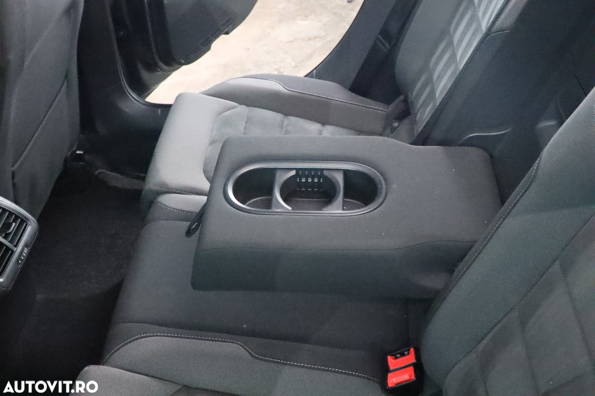 Volkswagen Golf 1.6 TDI DSG Comfortline - 25