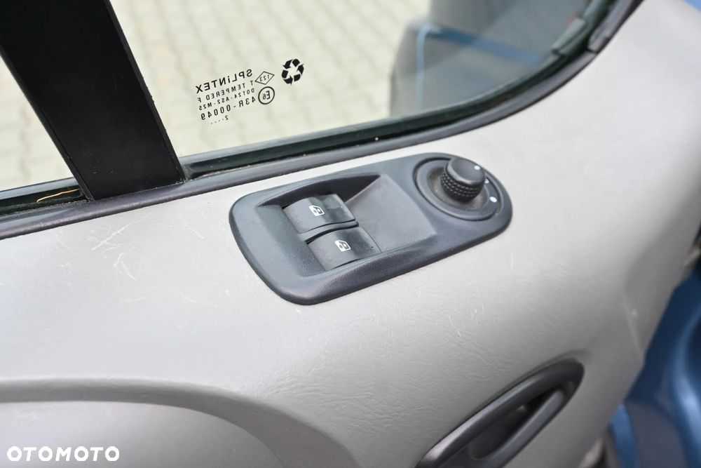 Opel VIVARO - 27