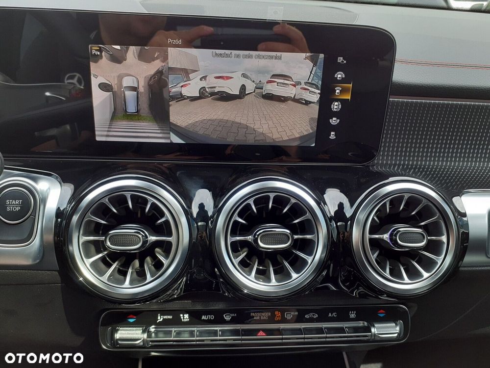 Mercedes-Benz EQB - 21