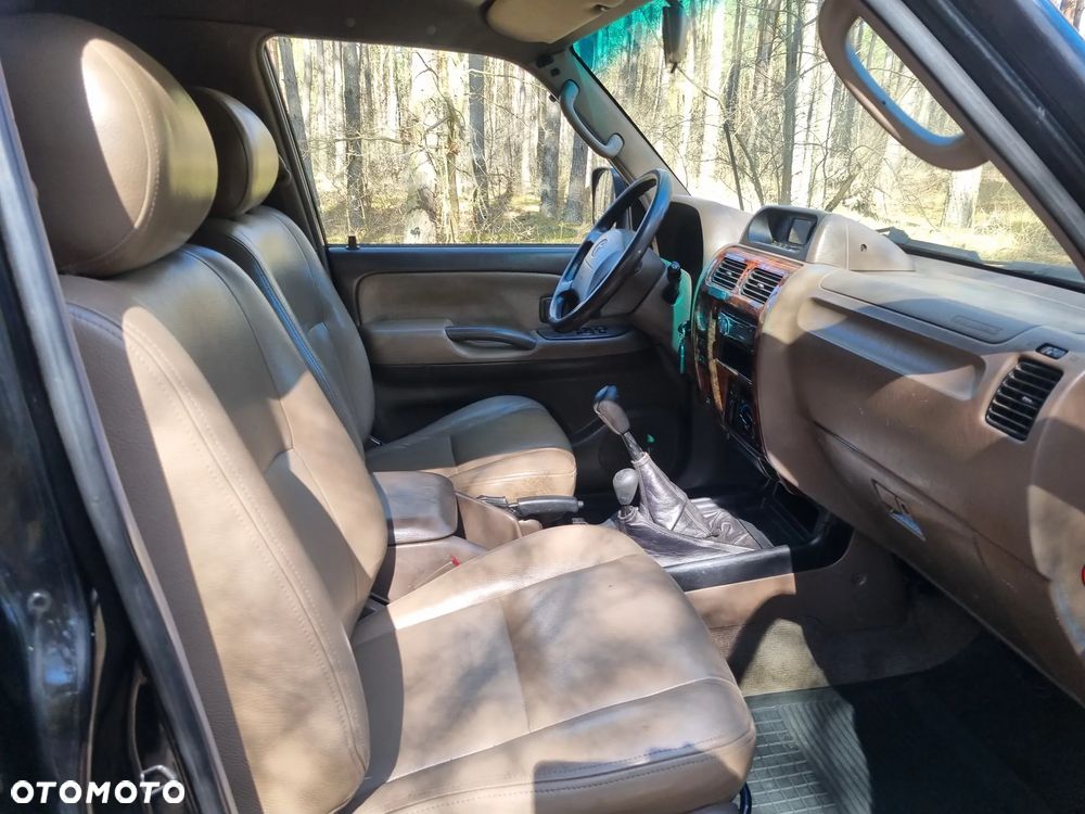 Toyota Land Cruiser - 20