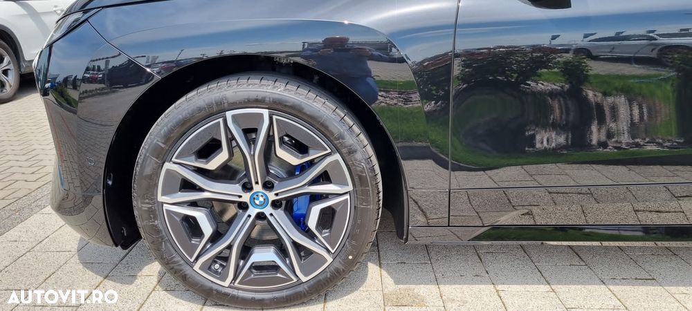 BMW iX - 7