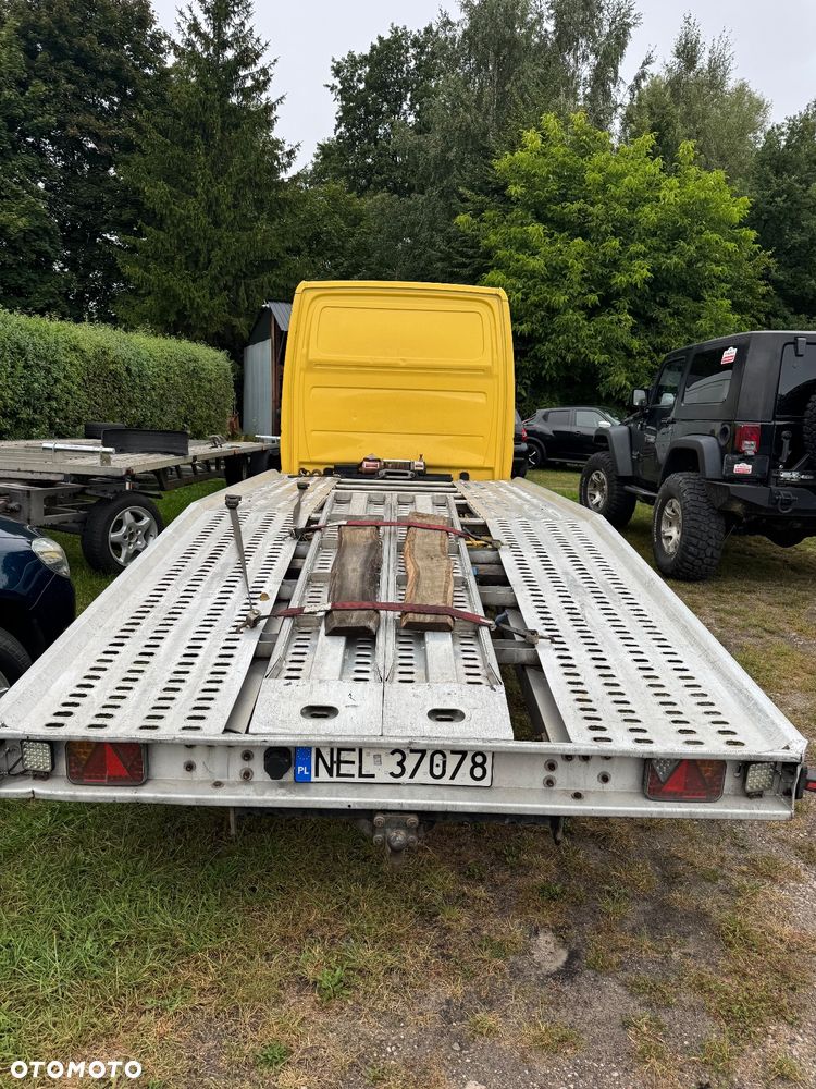 Mercedes-Benz Sprinter - 11