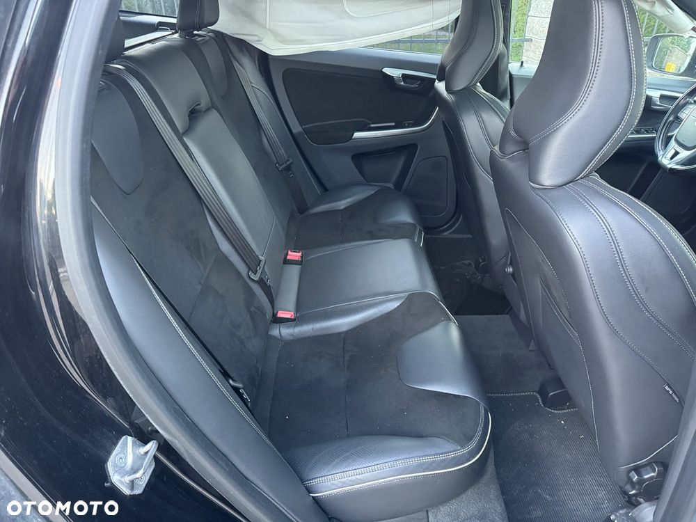 Volvo XC 60 D4 Geartronic RDesign - 24