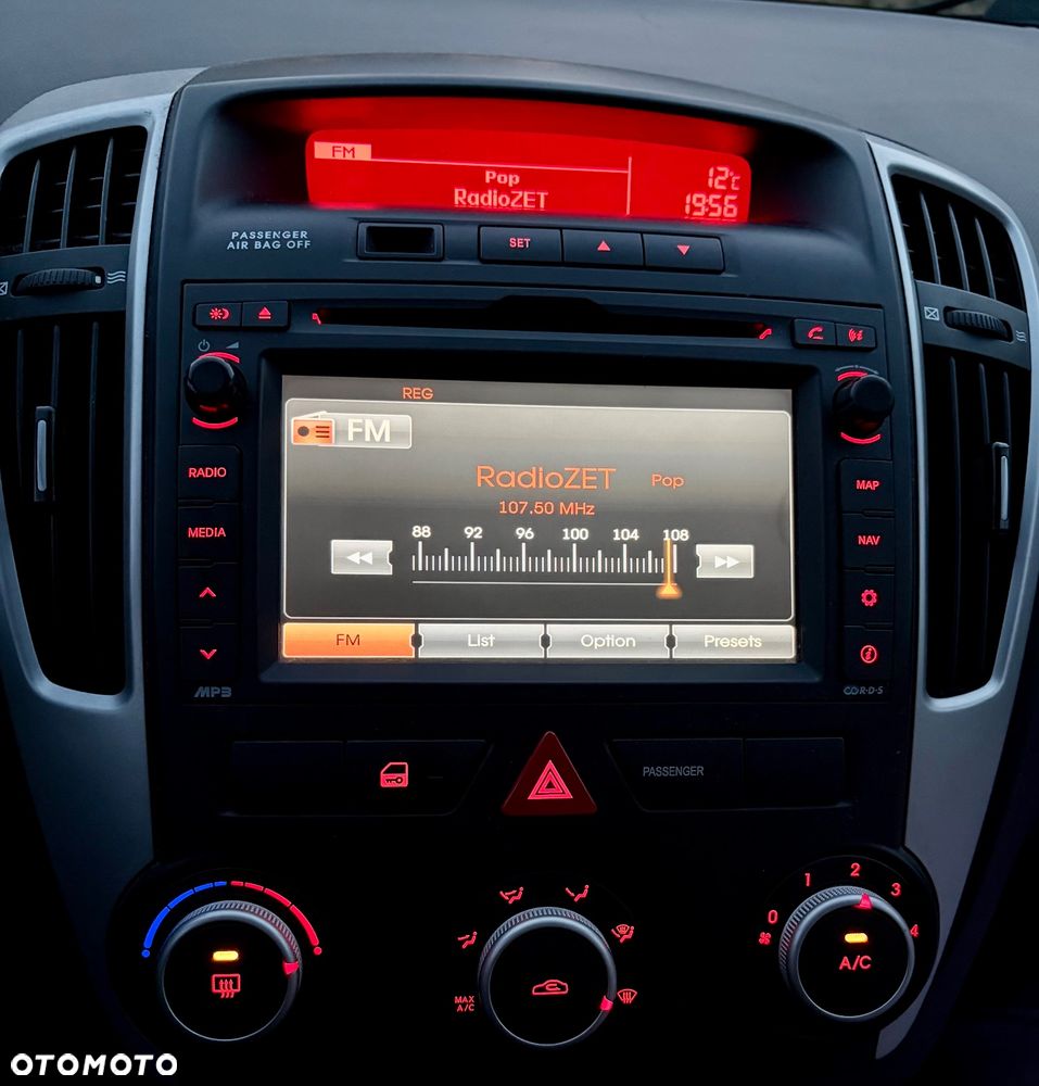 Kia Ceed 1.4 Comfort + - 17