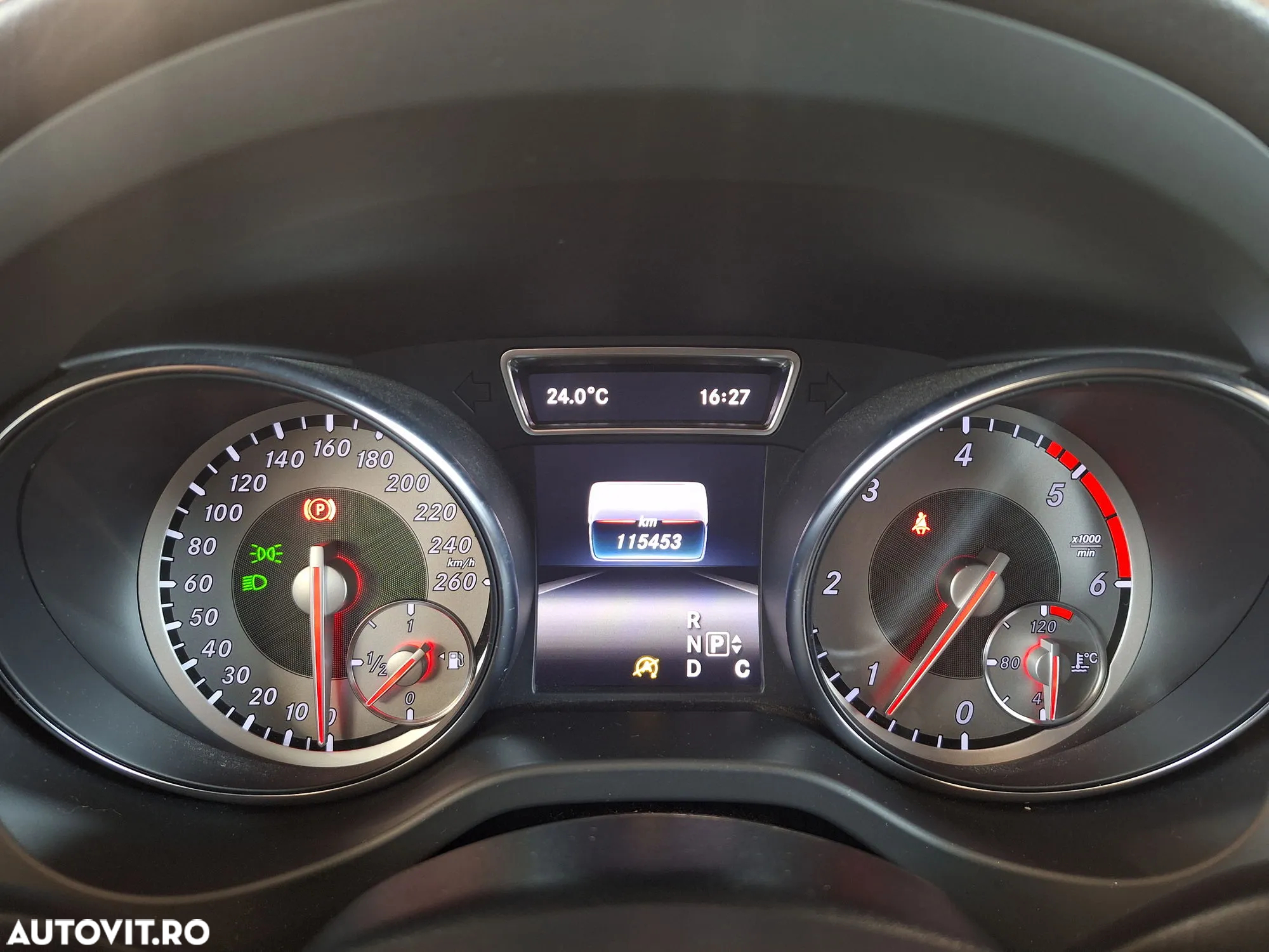 Mercedes-Benz GLA - 14