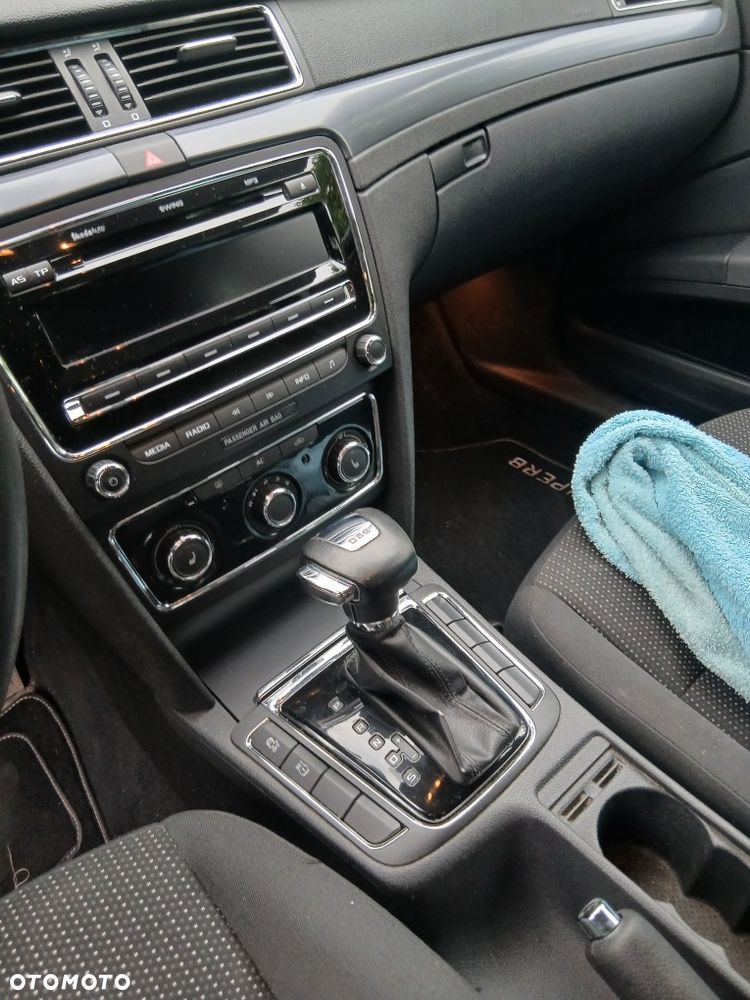 Skoda Superb 2.0 TDI Ambition DSG - 4