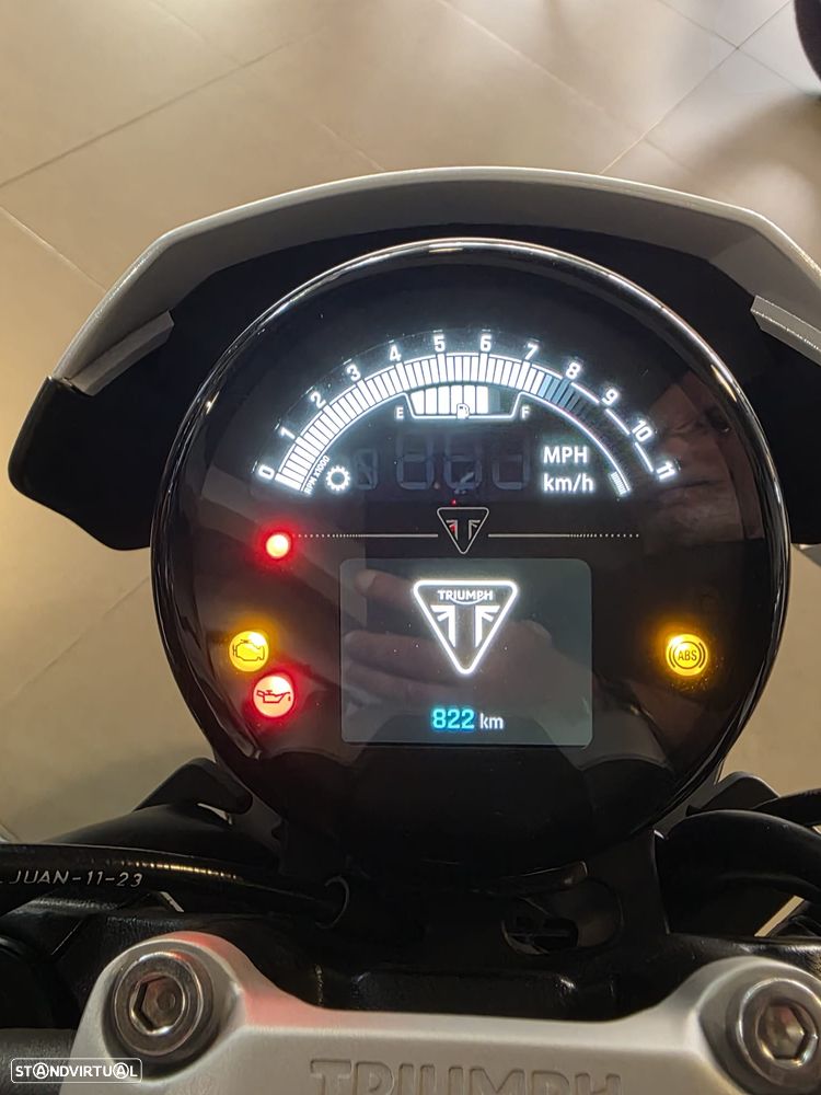 Triumph Trident Triple Tribute - 7
