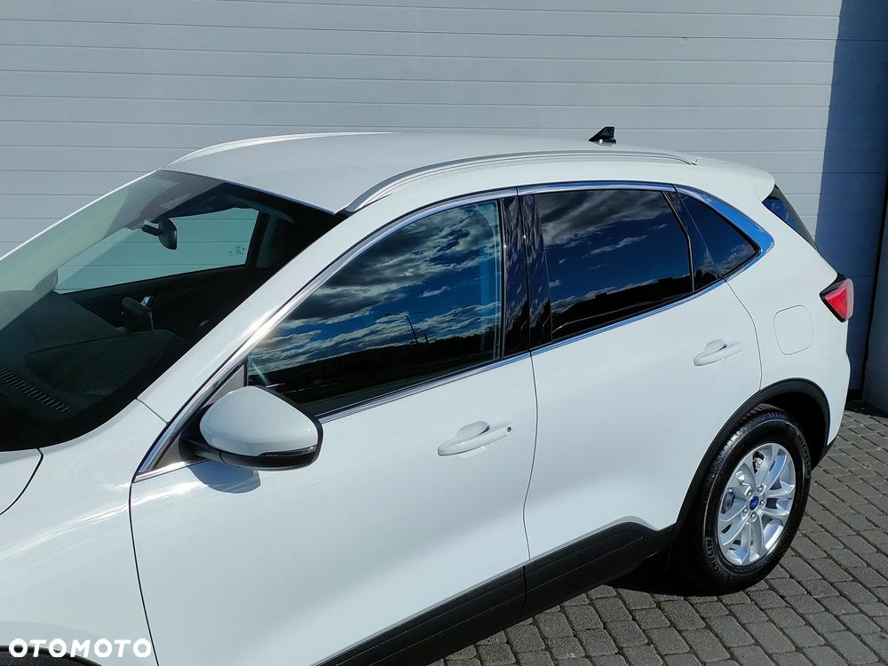 Ford Kuga 2.0 EcoBlue 4x4 TITANIUM - 3