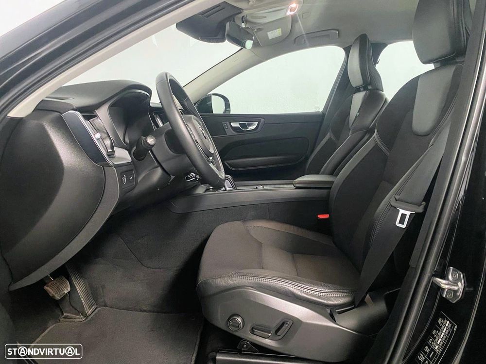 Volvo XC 60 2.0 B4 Momentum Plus - 18