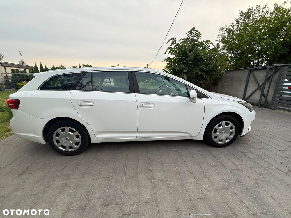 Toyota Avensis - 2