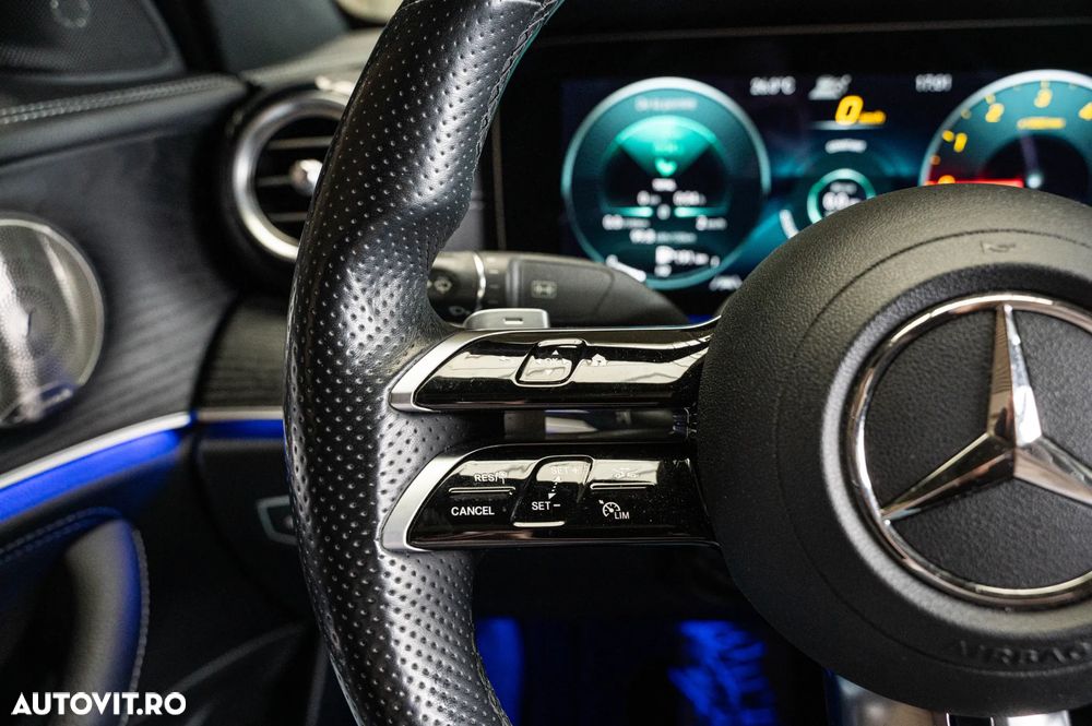 Mercedes-Benz E 300 de 4Matic 9G-TRONIC AMG Line - 21