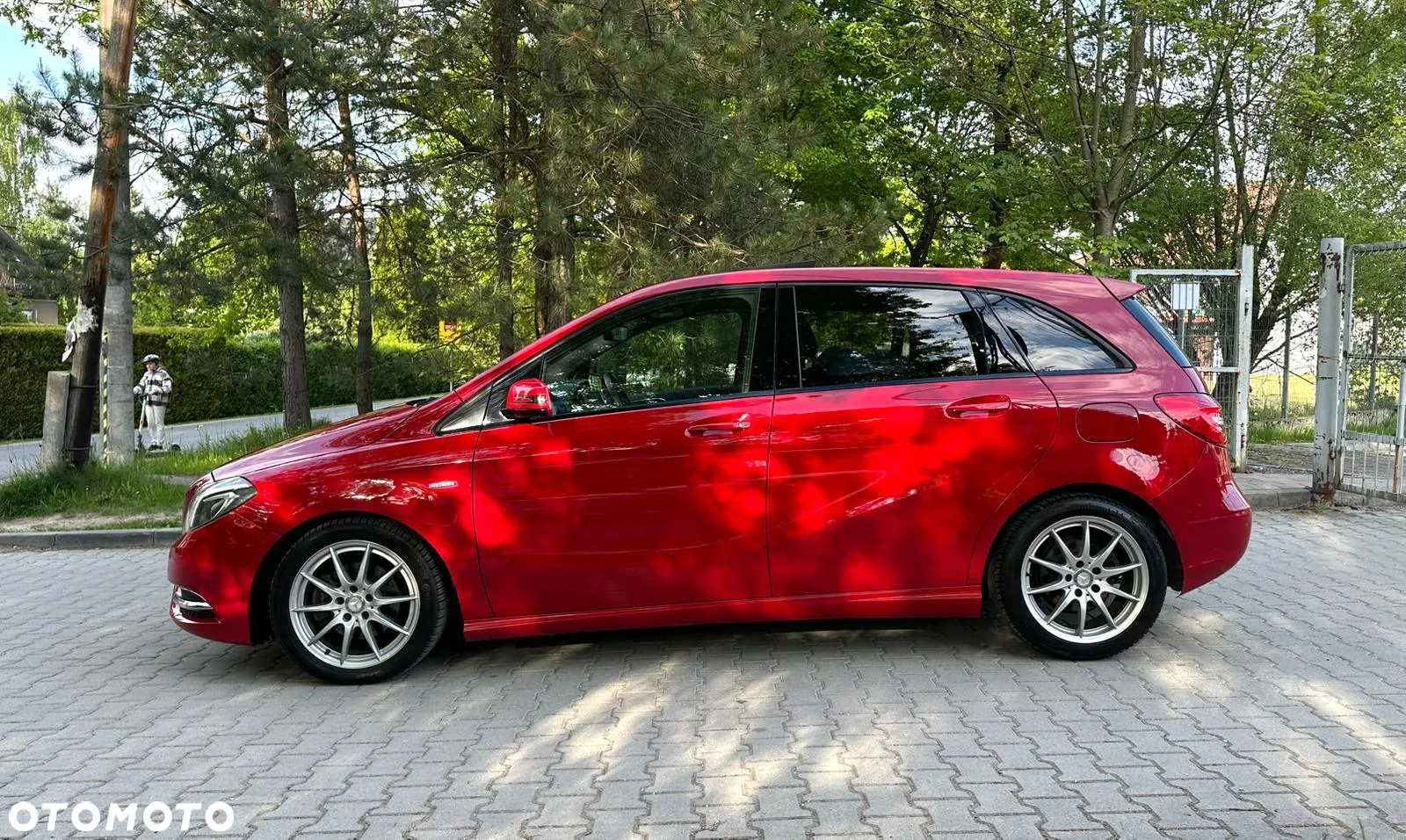 Mercedes-Benz Klasa B 180 CDI (BlueEFFICIENCY) 7G-DCT - 11