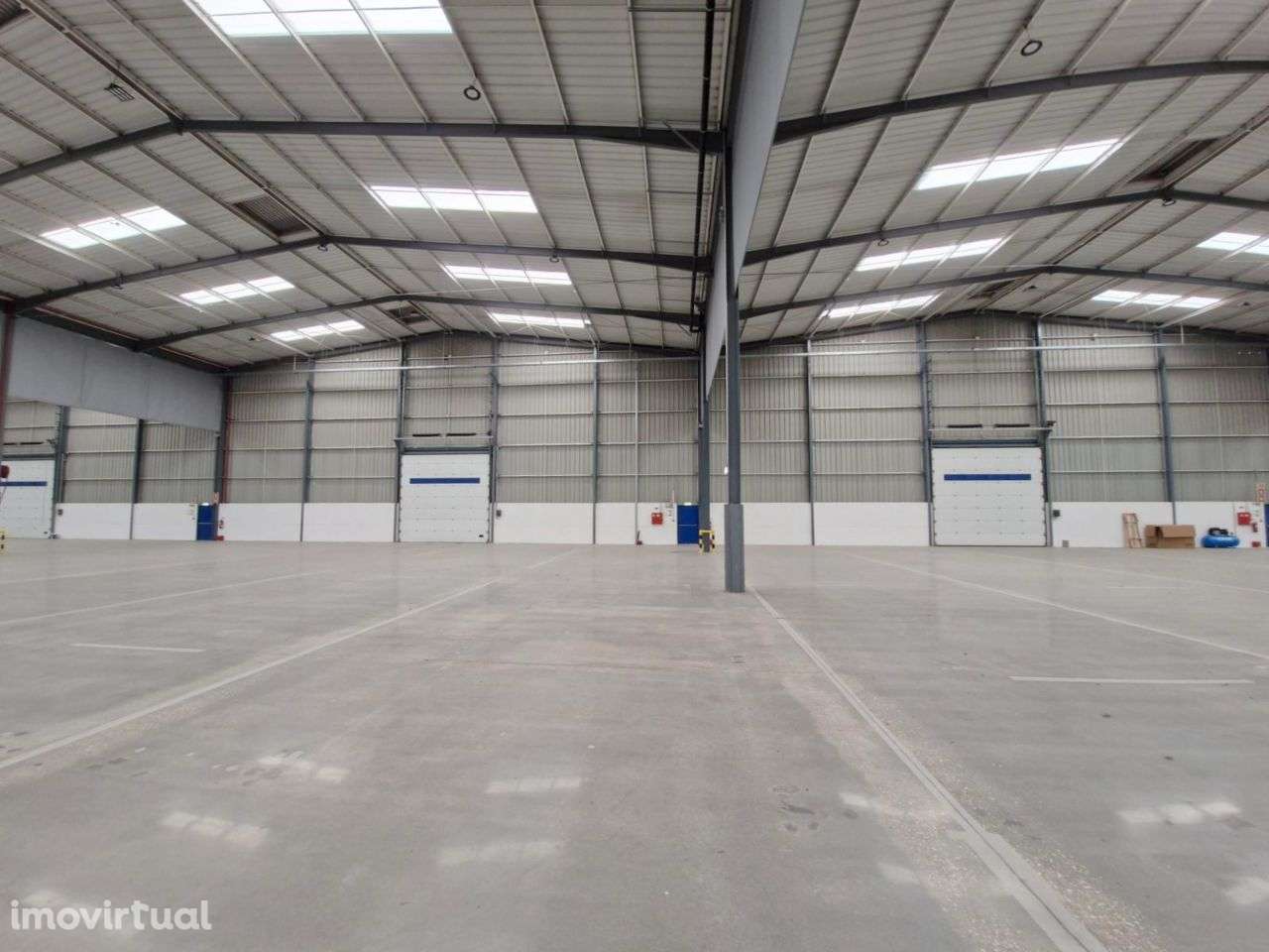 Armazém Alverca Arrendamento | 4.170 m2 | 6 Cais | A1 - Grande imagem: 2/27