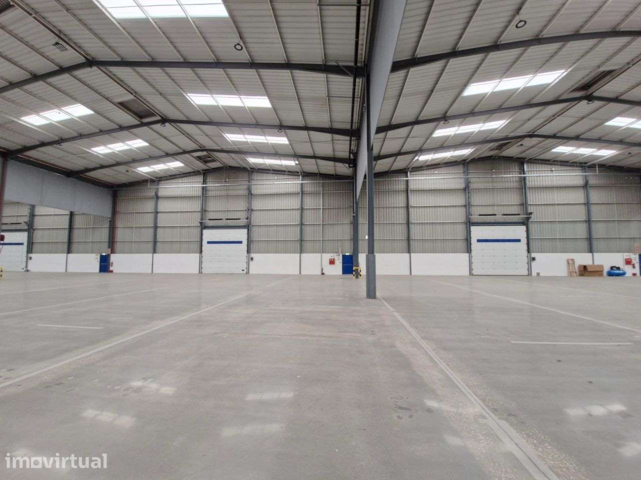 Armazém Alverca Arrendamento | 4.170 m2 | 6 Cais | A1 - Grande imagem: 2/27