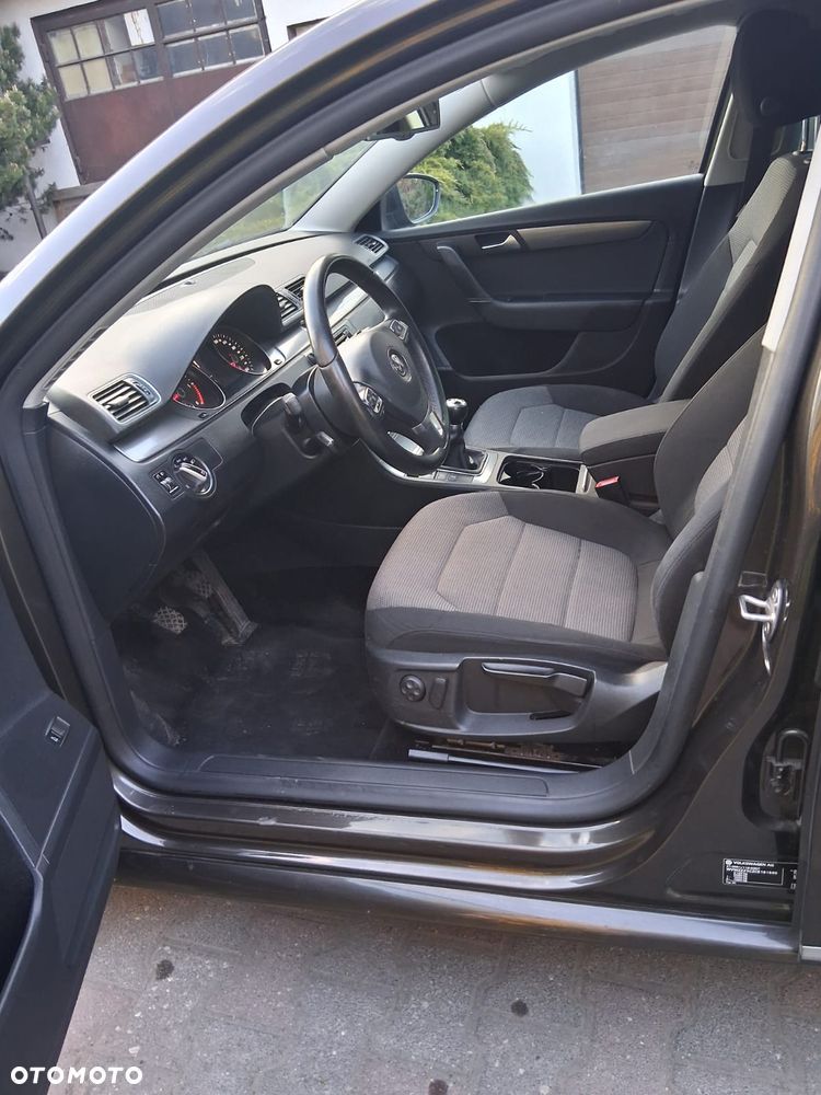 Volkswagen Passat 2.0 Blue TDI SCR Comfortline - 16
