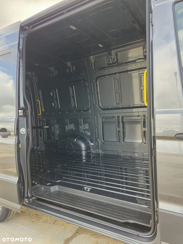 Volkswagen Crafter - 13