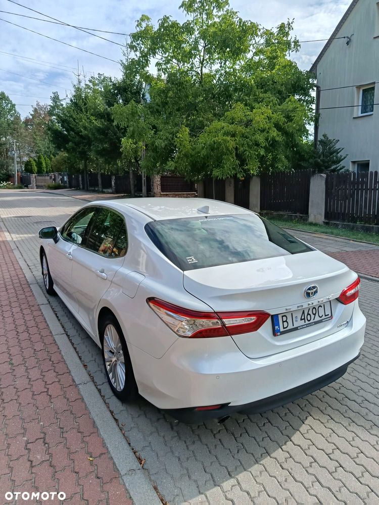 Toyota Camry 2.5 Hybrid Executive CVT - 2