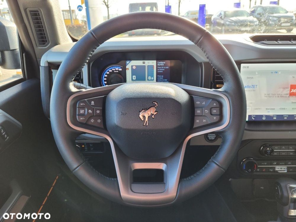 Ford Bronco - 20