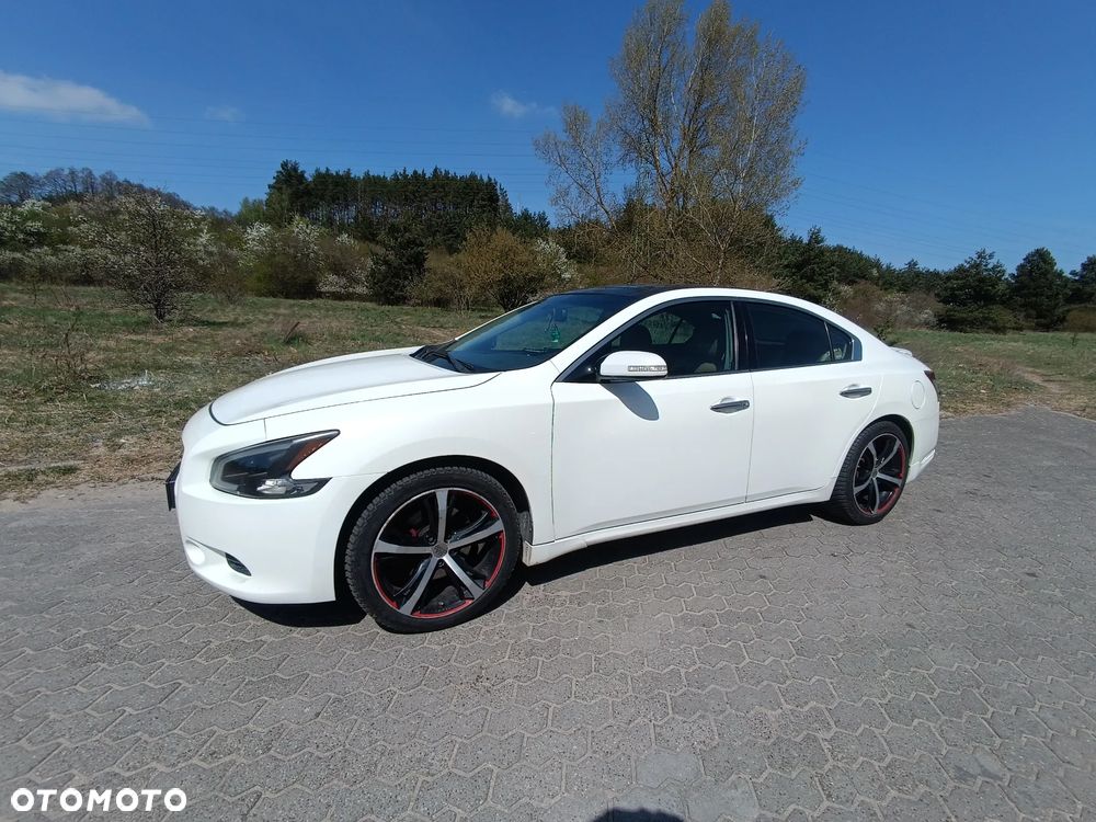 Nissan Maxima - 2