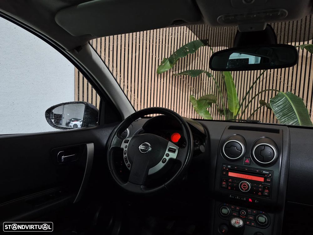Nissan Qashqai 1.5 dCi Tekna Premium Pele Preta 17 - 11