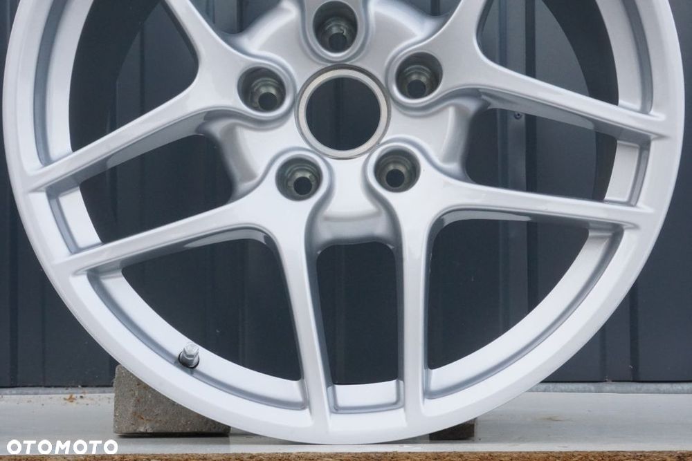 Porsche Carrera 997 5x130 19 11J et51 99736216301 - 3