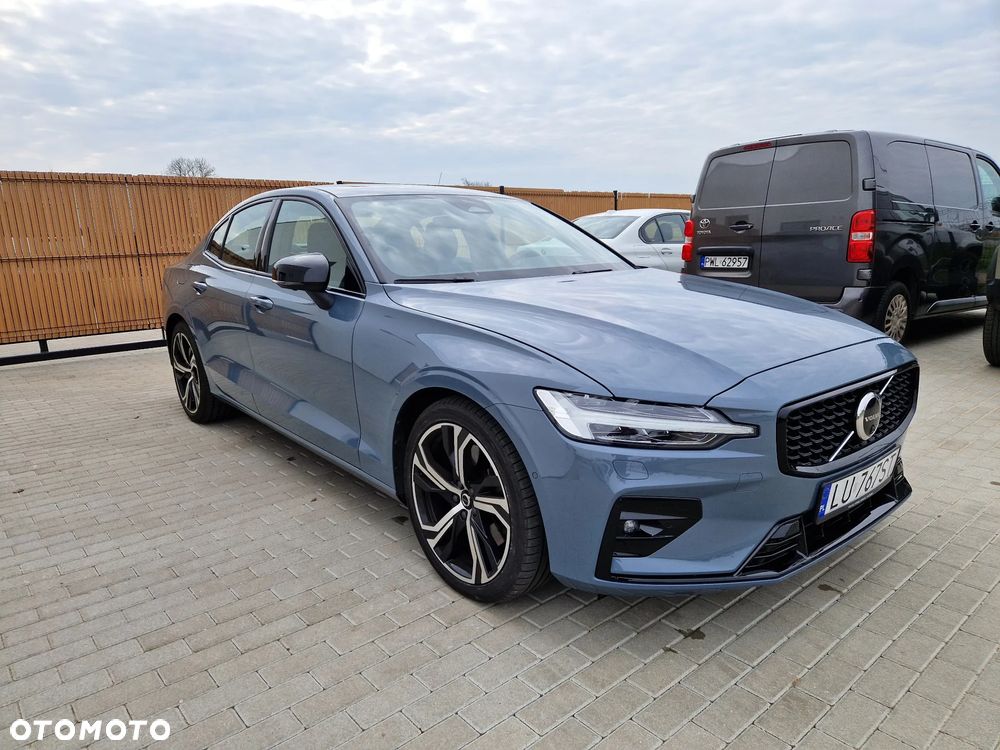 Volvo S60 B5 B AWD Plus Dark