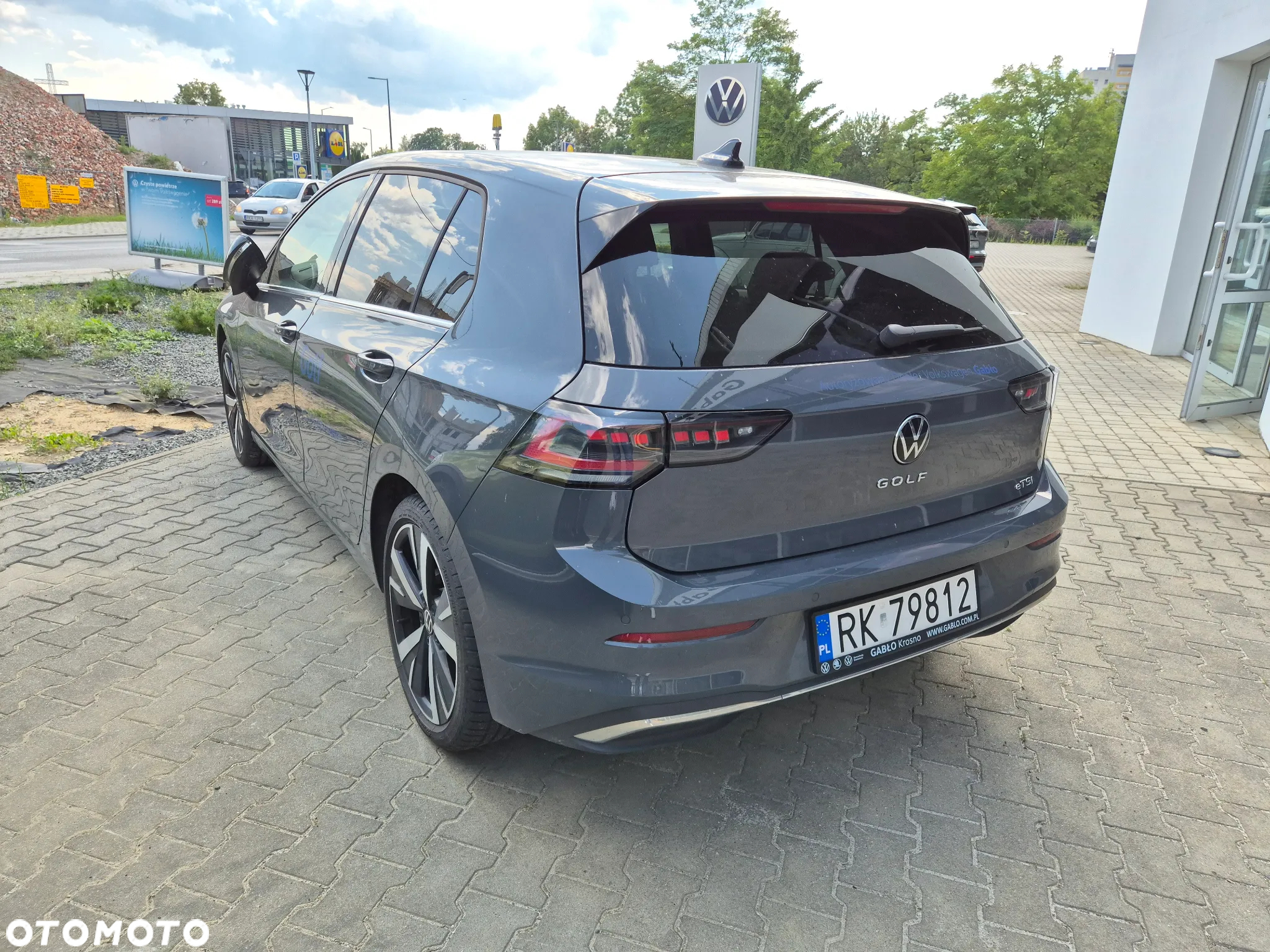 Volkswagen Golf - 16
