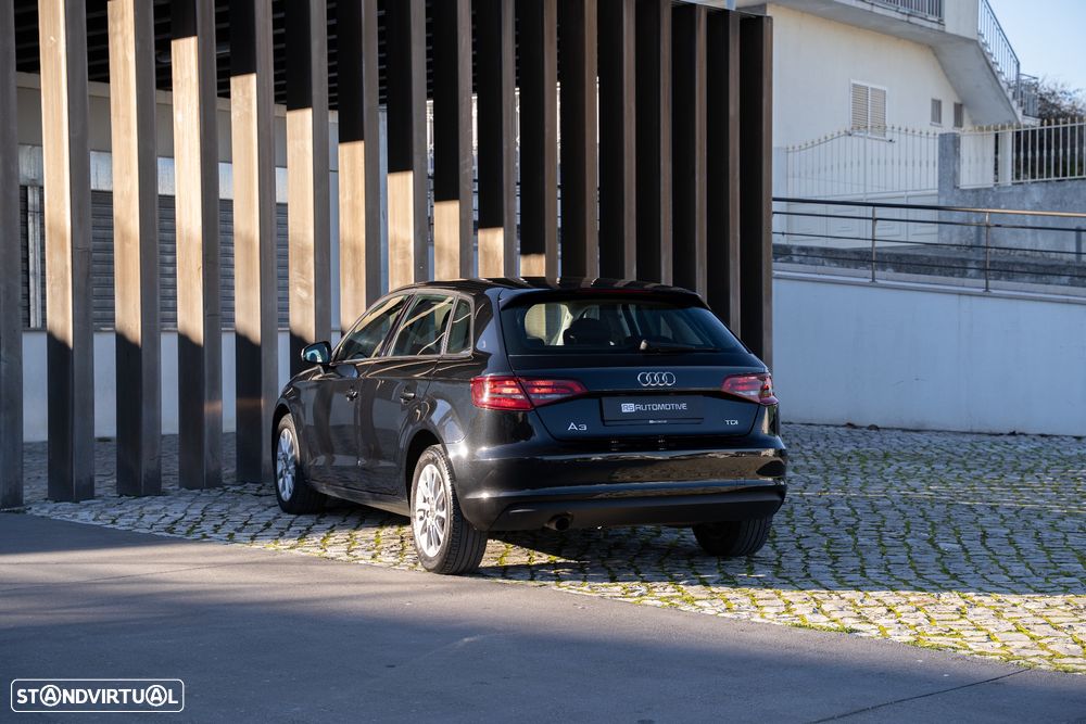 Audi A3 Sportback 1.6 TDI Attraction - 4